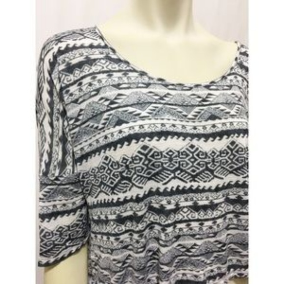 H.I.P. Large Black and White Aztec Print Crop Top - Picture 2 of 8